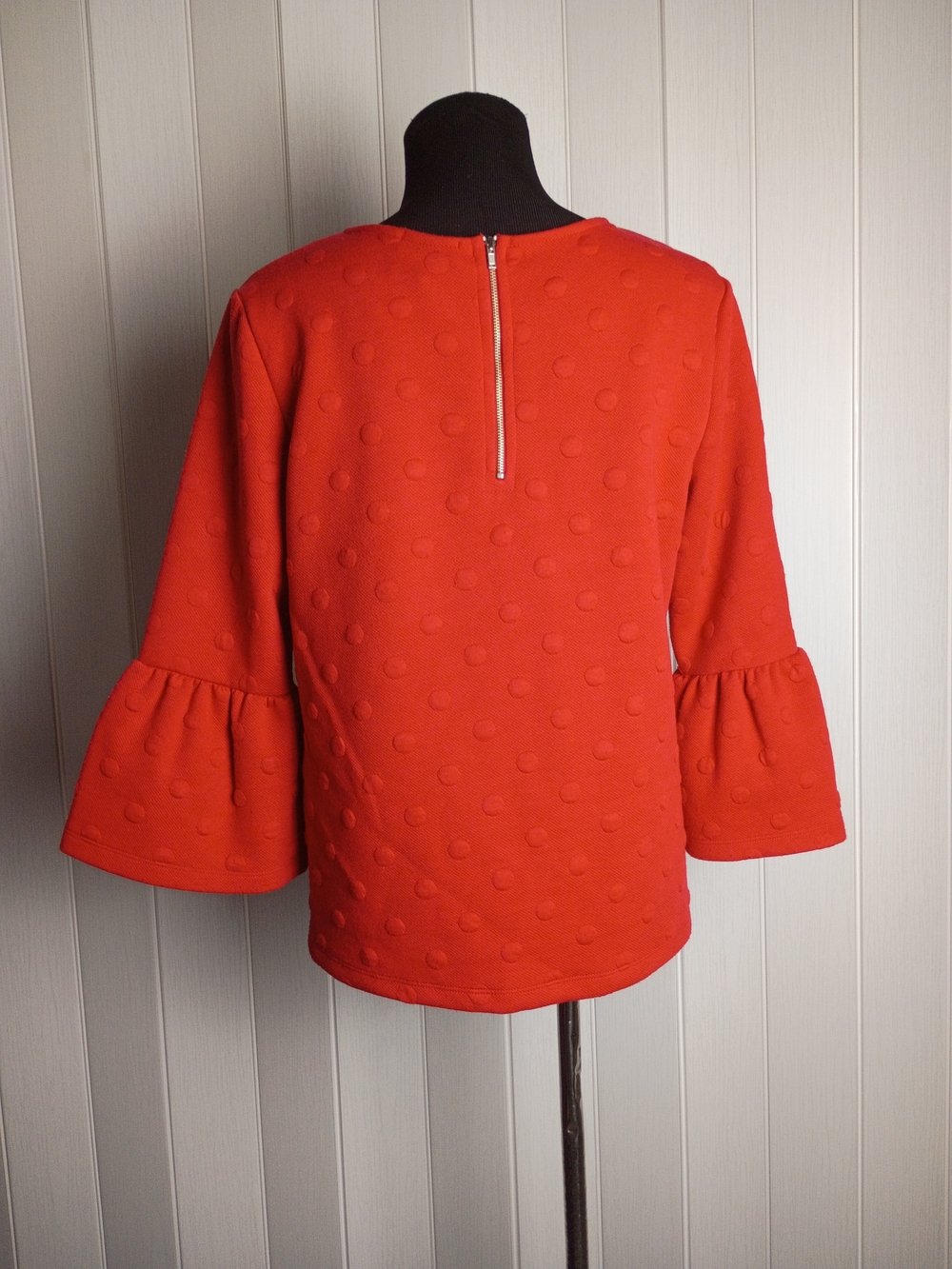 W5 Red Textured Bell-Sleeve Tunic Top - Picture 8 of 11
